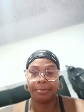 Melanie candy  online show from March 25, 11:40 pm