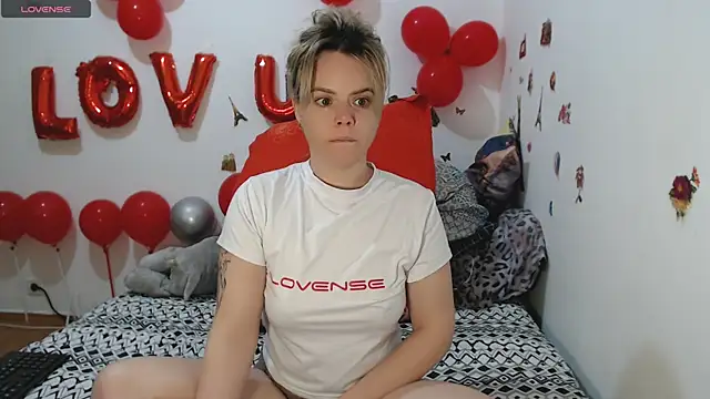 hotmilf4uxxx online show from March 14, 10:05 am