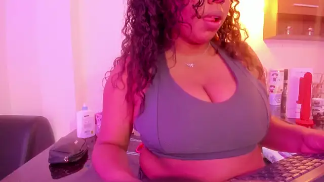 Lizzie Williams  online show from November 21, 3:41 am