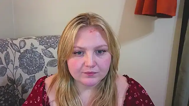 PhatAssBlond online show from March 27, 3:30 am