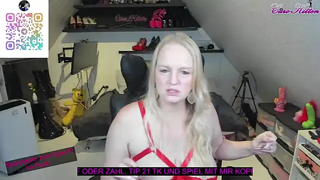 Snapshot of caro_kitten chatting on September 13, 10:12 am caro kitten online show from September 13, 10:12 am