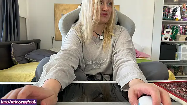 unicornsfeet online show from May 16, 3:11 pm