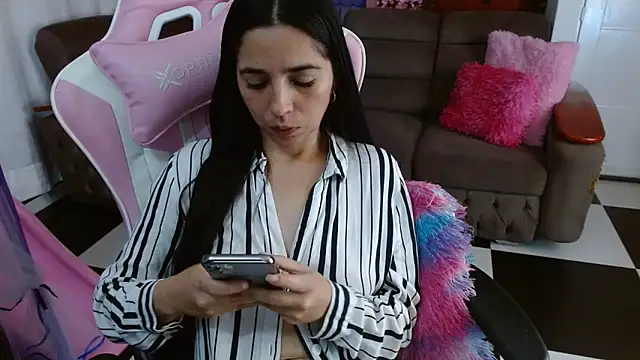 kendall all4u online show from February 2, 4:33 am