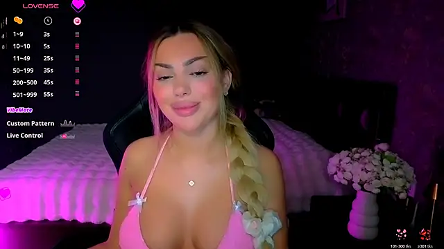 babyleilaa online show from April 7, 8:55 pm