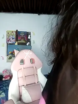 lovely kitt online show from May 11, 1:51 am