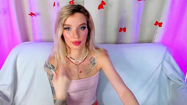 AlinaLovelyX online show from May 19, 8:10 am