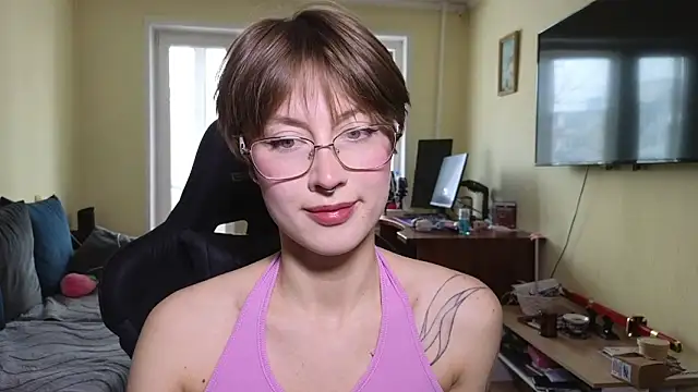 MalvinaBlum online show from April 16, 5:41 am