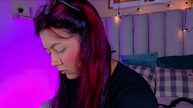 alaia-rogers online show from October 20, 11:46 am