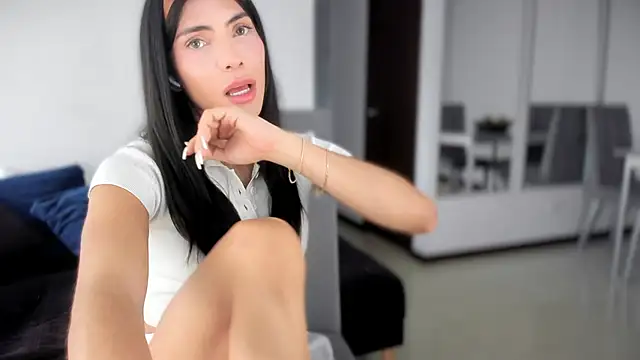 angelturned001 online show from November 20, 8:43 pm