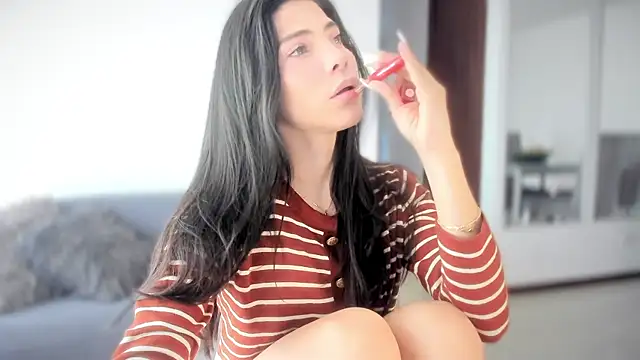 angelturned001 online show from April 15, 5:13 pm