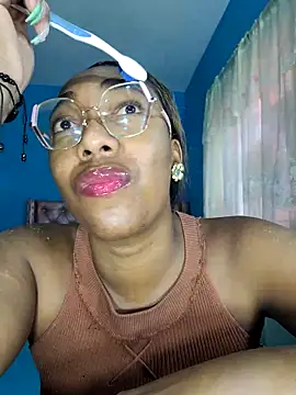 dirtyvictoria online show from April 8, 6:32 pm