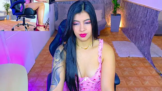 Snapshot of emily_jones_1 chatting on October 2, 10:53 am emily jones 1 online show from October 2, 10:53 am
