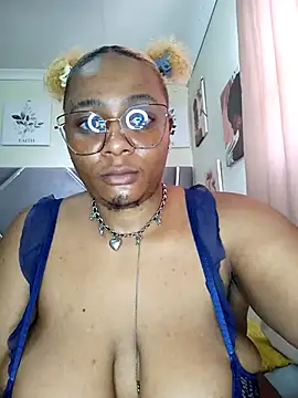 CocoBootyyy online show from October 8, 5:45 am