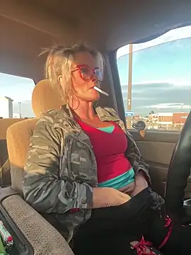 vixendoll87 online show from March 18, 11:10 pm