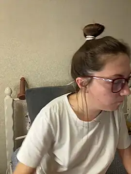 BeatriceTender online show from May 2, 7:39 pm