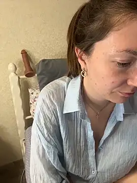 BeatriceTender online show from April 2, 7:44 pm