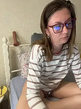 BeatriceTender online show from May 7, 8:01 pm