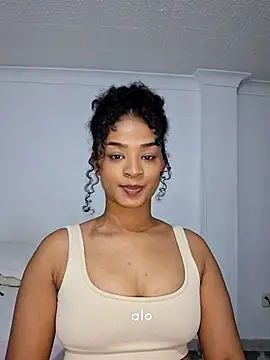 Tammy-Bliss online show from May 12, 1:47 am