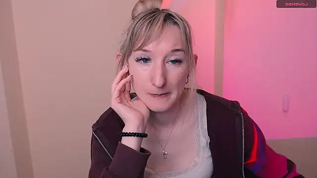 AmandaSell online show from May 6, 8:07 am