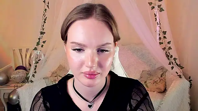 Snapshot of MishkaMe chatting on September 28, 3:50 pm MishkaMe online show from September 28, 3:50 pm