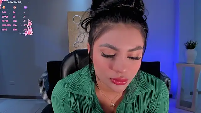 Snapshot of NicoleSanz_ chatting on September 24, 10:47 am NicoleSanz online show from September 24, 10:47 am