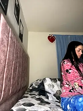 Kimmymadison- online show from November 1, 5:11 am