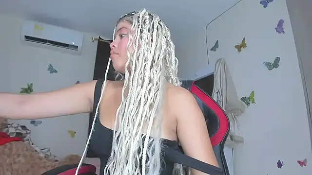 sofiacastillo01 online show from October 7, 4:33 pm