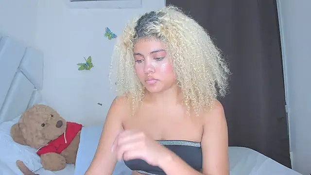 sofiacastillo01 online show from February 24, 1:05 am