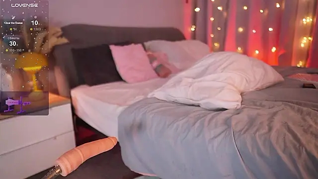 sweetcherryhot online show from March 9, 7:39 pm