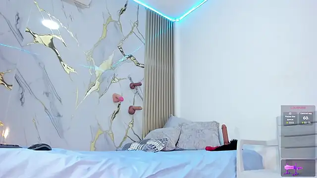 YUSELFI ROSS  online show from November 2, 12:52 pm