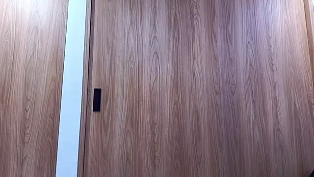 Snapshot of Molly_ADY chatting on October 27, 12:50 am Molly ADY online show from October 27, 12:50 am