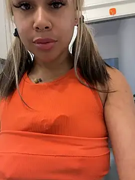 HaileyDiana online show from May 23, 2:26 pm