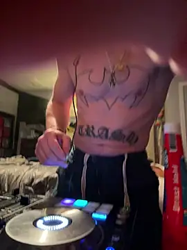 trash4cash online show from May 14, 1:33 am