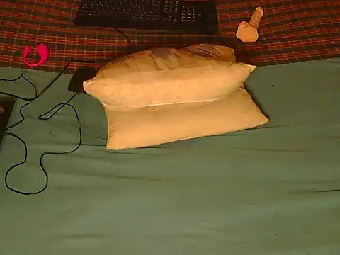 Hot cutiee online show from October 25, 11:11 pm