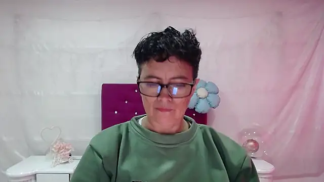 ShaneLeux online show from November 5, 10:15 pm