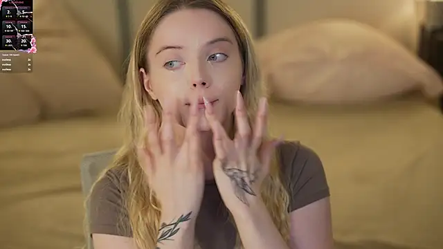 Cassy-Celestial  online show from October 12, 4:15 am