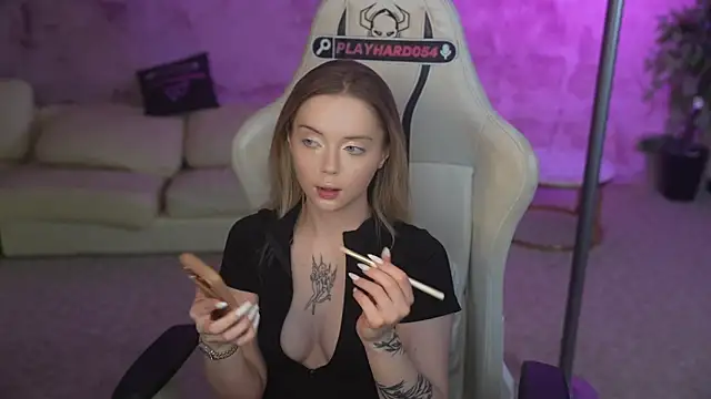 Cassy-Celestial  online show from May 21, 8:01 am