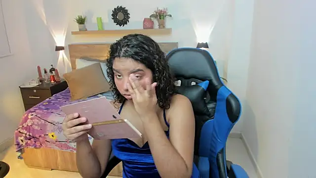 aurora rodriguez online show from October 23, 12:44 pm