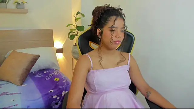 aurora rodriguez online show from October 29, 12:42 pm