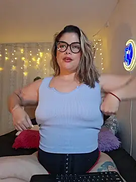 Juliietha servas online show from May 8, 12:47 am
