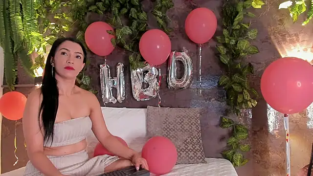 emily hunter12 online show from May 15, 11:46 am