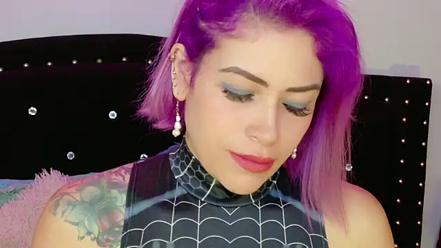 Natalia Montoya online show from May 2, 10:18 am