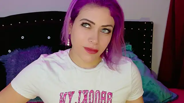 Natalia Montoya online show from May 4, 12:36 am