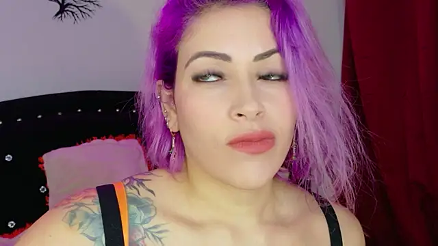 Natalia Montoya online show from May 18, 4:29 am