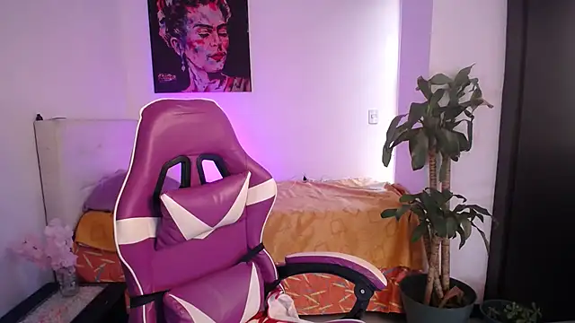 esmeraldaa230 online show from January 17, 7:54 pm