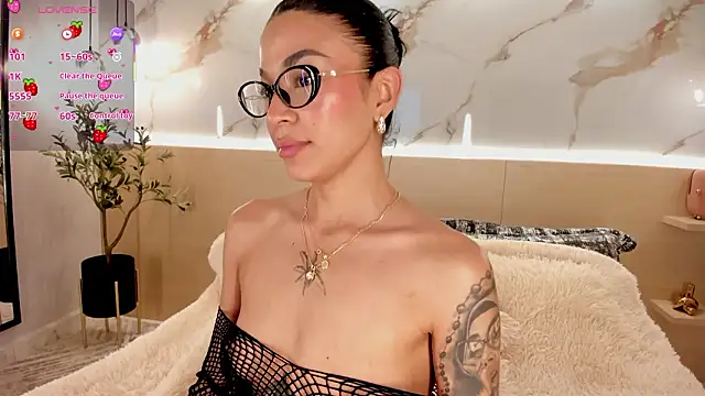 LunaRuso online show from March 8, 2:04 am