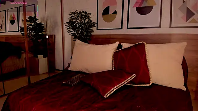 LunaRuso online show from May 22, 9:24 pm
