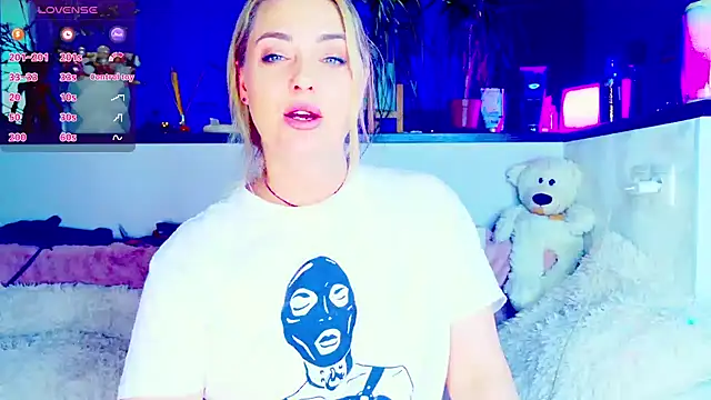  JuliaSpace  online show from May 24, 5:45 pm