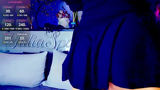  JuliaSpace  online show from October 18, 4:32 pm