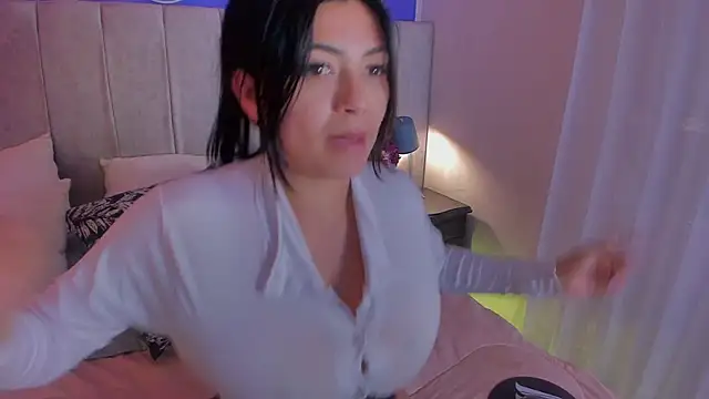 EvaaStevens online show from May 9, 9:17 pm